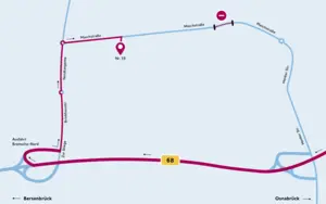 Karte mit Umleitungsstrecke zum Standort Bramsche, markiert mit roter Linie von der Ausfahrt Bramsche-Nord über Zur Stiege, Brinkhausstraße und Nordtangente bis Nr. 39 an der Maschstraße, mit Baustellen- und Sperrzeichen an der Maschstraße.